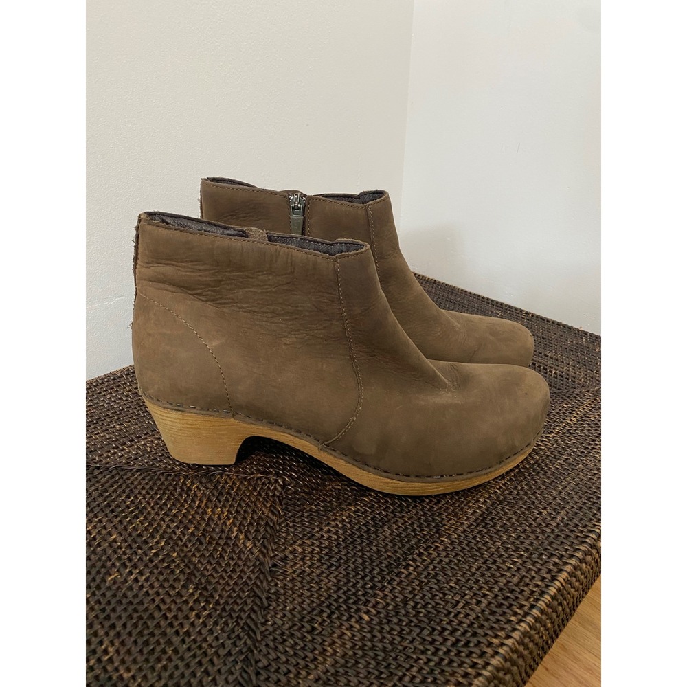Dansko Maria Ankle Boots Women 42 Brown Nubuck Leather Boho Clog Booties
